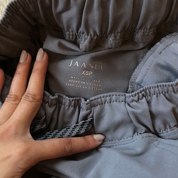 Jaanuu light gray XS scubs - Picture 3 of 7